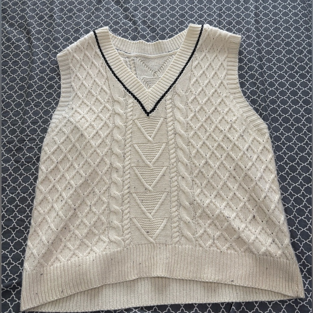 SHEIN V-Neck Sweater Vest